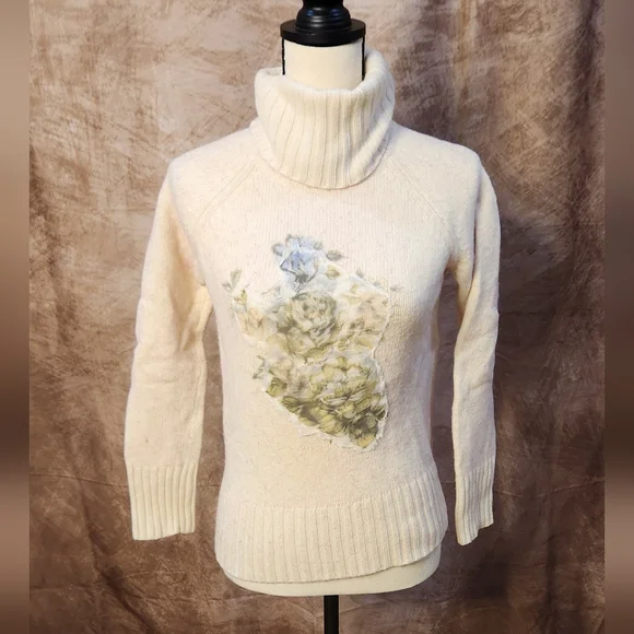 Floral Embroidered Cream Turtleneck Sweater –Size S - Picture 1 of 8